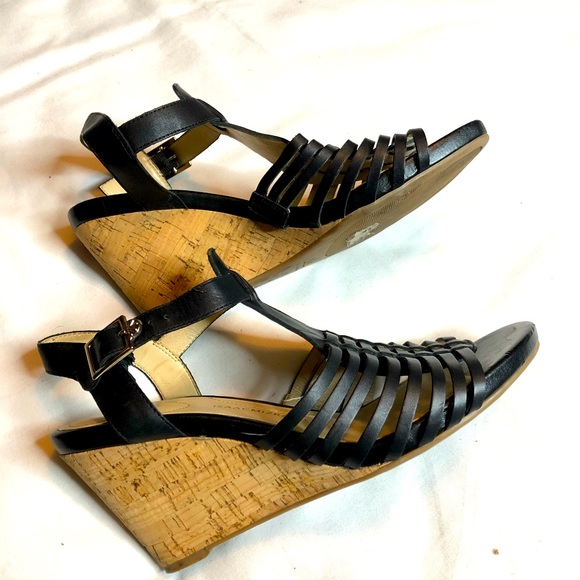 Isaac Mizrahi black leather wedge strappy sandals - Picture 2 of 7